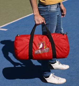 Exemple de logo floqué sur le sac de sport KI0633 en coloris Red Exemple de logo floqué sur le sac de sport KI0633 en coloris Red