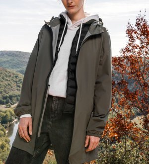 femme portant veste organic khaki à personnaliser femme portant veste organic khaki à personnaliser