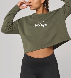 mannequin femme de face portant le Sweat-shirt crop col rond femme personnalisable