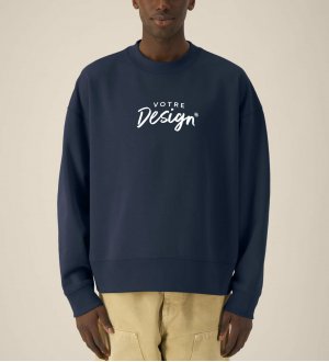 mannequin homme de face portant le Sweat Ryler personnalisable mannequin homme de face portant le Sweat Ryler personnalisable