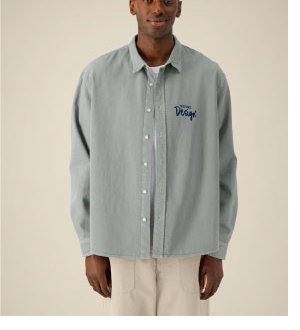 mannequin homme de face portant la Worker Shirt personnalisable mannequin homme de face portant Worker Shirt personnalisable
