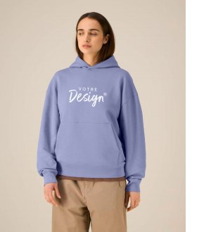 Visuel d'un mannequin femme portant le sweat mi-léger Chaser en colori violet Visuel d'un mannequin femme portant le sweat mi-léger Chaser en colori violet