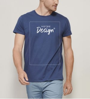 T-shirt Crusader en coton bio coloris Denim Homme portant un t-shirt Crusader en coton bio coloris Denim avec votre logo