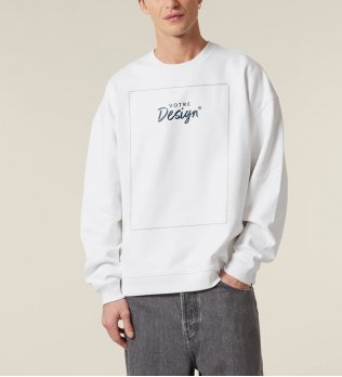 Homme portant le sweat Radder 2.0 en coloris blanc