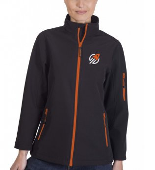 La veste softshell PK769 à zips bicolores personnalisable en coloris Black Orange Le mannequin femme porte la veste softshell à zips bicolores PK769 à personnaliser en coloris Black Orange