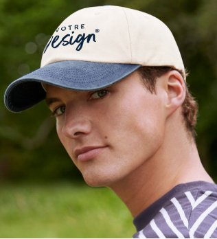 mannequin homme de face portant la Casquette contrastée vintage personnalisable