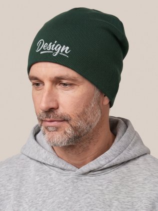 Bonnet avec doublure polaire KP518 Forest Green porté, personnalisé avec votre design brodé Bonnet avec doublure polaire KP518 Forest Green porté, personnalisé avec votre design brodé