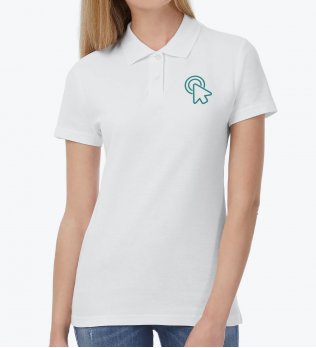 Le polo CGPWI11 à personnaliser en coloris White. Le mannequin femme porte le polo CGPWI11 à personnaliser en coloris White.