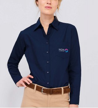 Exemple de logo floqué sur une chemise pour femme Executive en coloris bleu foncé