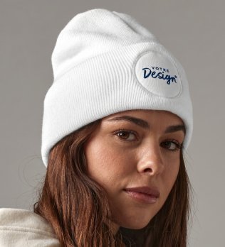 mannequin femme de face portant le Bonnet empiècement rond personnalisable
