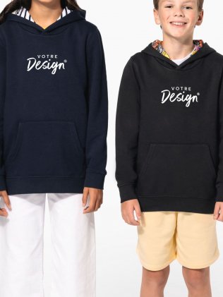 mannequins enfants de face portant le Sweat-shirt à capuche contrastée à motifs enfant unisexe personnalisable