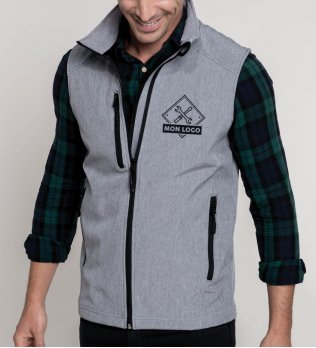Le bodywarmer softshell K403 à personnaliser en coloris Marl Grey Le mannequin homme porte le bodywarmer softshell K403 à personnaliser en coloris Marl Grey