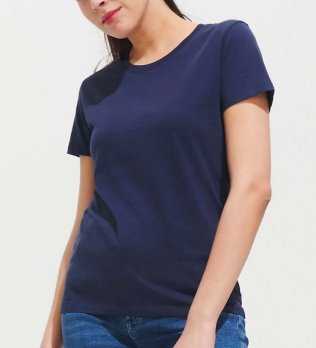Femme portant le Regent sans logo