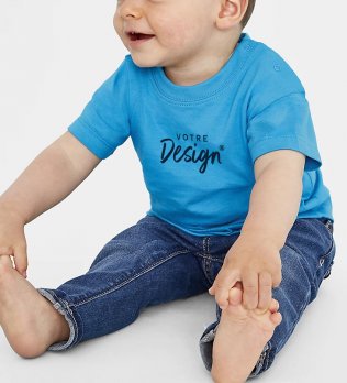 mannequin bébé de face portant T-shirt bébé mosquito personnalisable