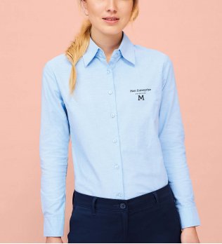 Exemple de logo floqué sur la chemise pour femme Embassy en coloris Ciel