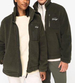 mannequin femme et mannequin homme de face portant la Veste écoresponsable en sherpa unisexe personnalisable mannequin femme et mannequin homme de face portant la Veste écoresponsable en sherpa unisexe personnalisable