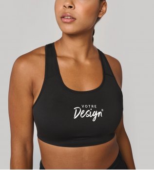 mannequin femme de face portant la Brassière de sport femme personnalisable mannequin femme de face portant la Brassière de sport femme personnalisable