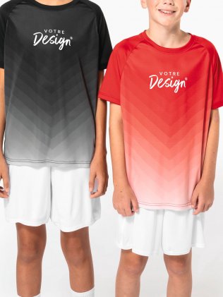 mannequin enfant fille et mannequin enfant garçon portant le Maillot multisport polyester sublimé enfant personnalisable mannequin enfant fille et mannequin enfant garçon portant le Maillot multisport polyester sublimé enfant personnalisable