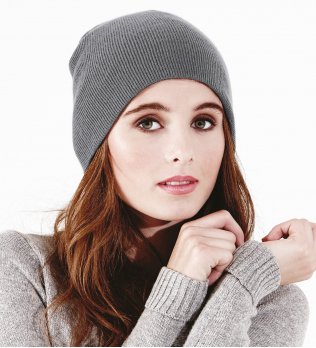 Femme portant le bonnet B44 Femme portant le bonnet B44