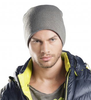 Homme portant le bonnet KP518 Homme portant le bonnet KP518