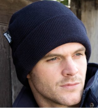 Homme portant le bonnet RC033