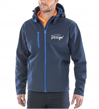 mannequin homme de face portant la Veste Softshell Capuche Homme 