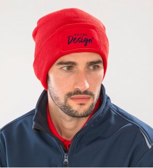 mannequin homme de face portant le Bonnet imprimable Thinsulate™ recyclé personnalisable