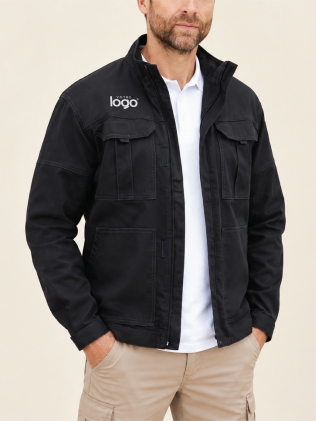 Homme de face portant le blouson stretch multipoches personnalisable V6002S en coloris black