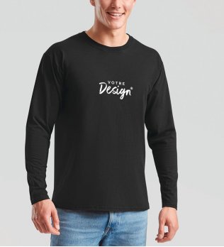mannequin homme de face portant le  T-shirt homme manches longues Valueweight personnalisable