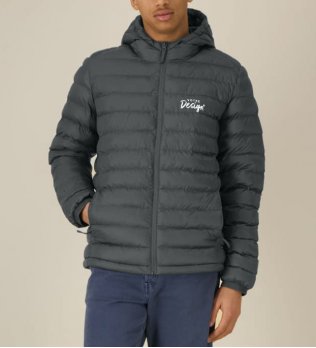 mannequin homme de face portant le Stanley Voyager 2.0 personnalisable