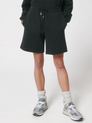 mannequin femme de face portant le Short Boarder Dry personnalisable