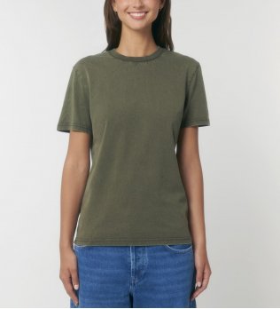 mannequin femme de face portant le T-shirt Crafter Vintage personnalisable