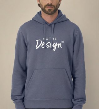 Mannequin homme de face portant le sweat unisexe drummer couleur blue grey Mannequin homme de face portant le sweat unisexe drummer couleur blue grey