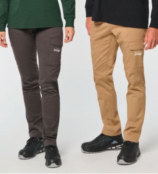 mannequin homme et mannequin femme de face portant le Pantalon stretch coton unisexe personnalisable mannequin homme et mannequin femme de face portant le Pantalon stretch coton unisexe personnalisable