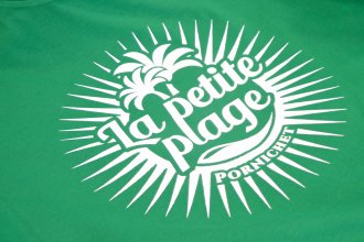 Flocage sur tee-shirts pour la boutique du restaurant La petite Plage